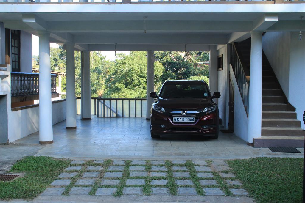 Self Cate Luxury Apartments Tennekumbura ภายนอก รูปภาพ
